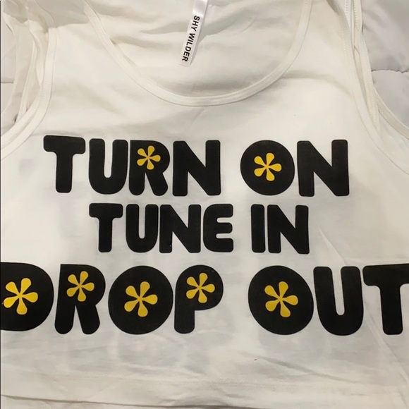 Tune In Crop Top - Picture 2 of 2